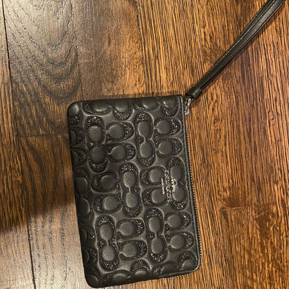 Coach wristlet black